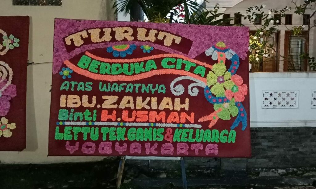 Karangan Bunga Padang Rindu Pesisir Utara Pesisir Barat
